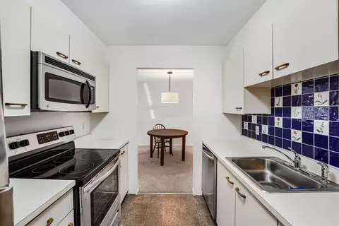 4 Summit Dr #204, Reading, MA 01867 photo 8