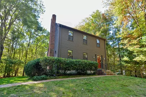 Exterior - 10 Walter Dr, Raynham, MA 02767 photo 9 of 12