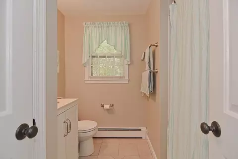 Bath - 10 Walter Dr, Raynham, MA 02767 photo 3 of 6