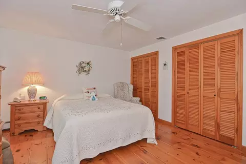 Bedroom - 10 Walter Dr, Raynham, MA 02767 photo 2 of 5