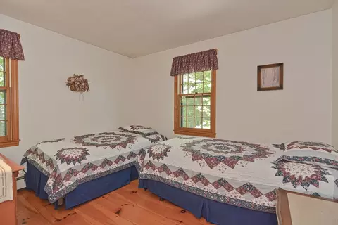 Bedroom - 10 Walter Dr, Raynham, MA 02767 photo 4 of 5