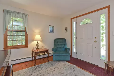 Entry Way - 10 Walter Dr, Raynham, MA 02767 photo 2 of 2