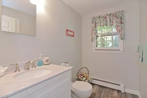 Bath - 10 Walter Dr, Raynham, MA 02767 photo 2 of 6
