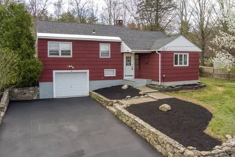 76 W Elm St, Townsend, MA 01474