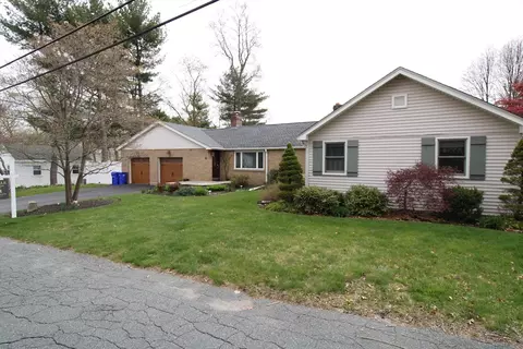 34 Dale Rd, Holbrook, MA 02343