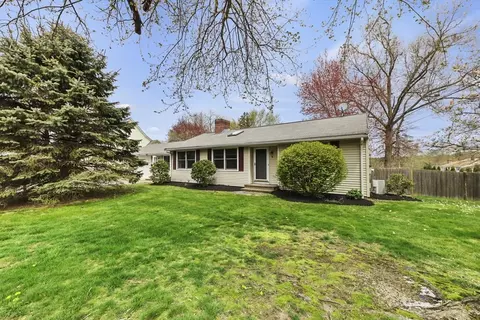 9 Washington St, Abington, MA 02351