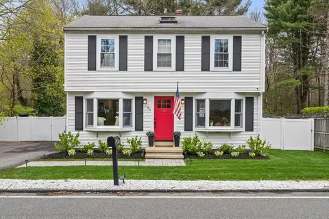 31 North St, Hanover, MA 02339