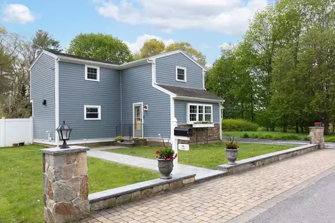 42 Russell Rd, Hanover, MA 02339
