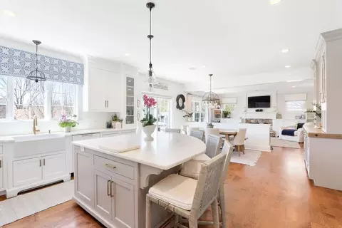 143 Falcon St, Needham, MA 02492 photo 9