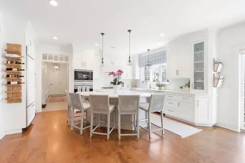 143 Falcon St, Needham, MA 02492 photo 6