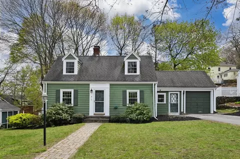 8 Pine Hill Cir, Wakefield, MA 01880