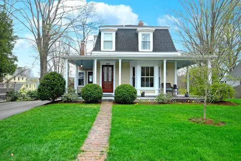 1611 Main St, Concord, MA 01742