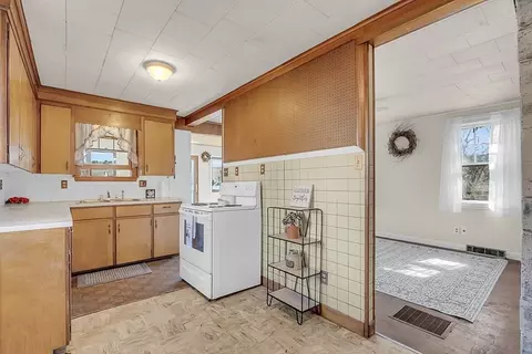 32 Ledge Ave, Spencer, MA 01562 photo 12