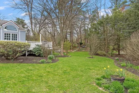Exterior - 80 Boyles St, Beverly, MA 01915 photo 9 of 12