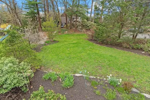 Exterior - 80 Boyles St, Beverly, MA 01915 photo 10 of 12