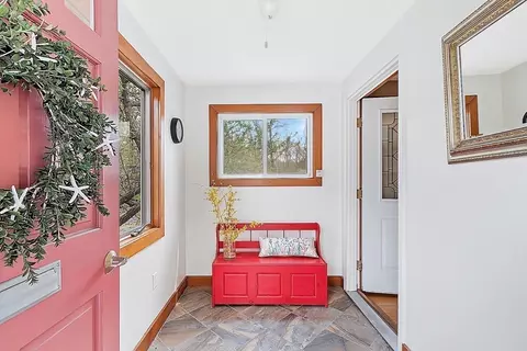 Entry Way - 80 Boyles St, Beverly, MA 01915 photo 2 of 2
