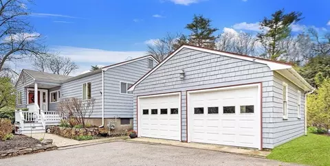 Exterior - 80 Boyles St, Beverly, MA 01915 photo 2 of 12