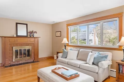 Living - 80 Boyles St, Beverly, MA 01915 photo 1 of 1