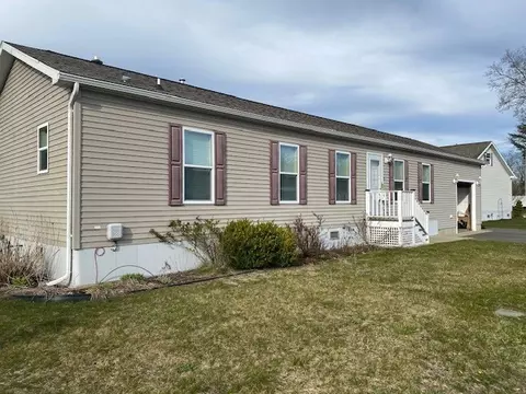 13 Carole Cir, Westfield, MA 01085