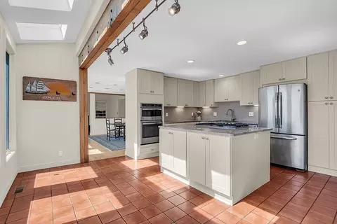 163 Common Ln, Beverly, MA 01915 photo 18