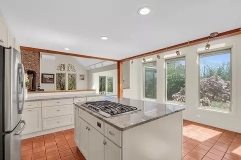 163 Common Ln, Beverly, MA 01915 photo 17