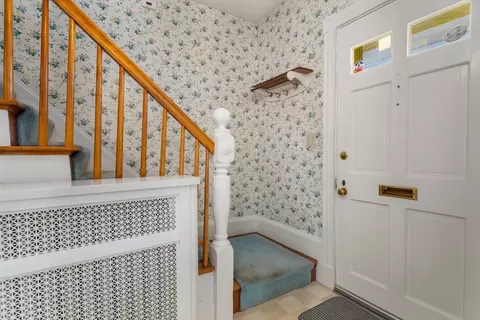 Entry Way - 99 Glendale St, Everett, MA 02149 photo 2 of 6