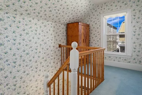 Entry Way - 99 Glendale St, Everett, MA 02149 photo 5 of 6