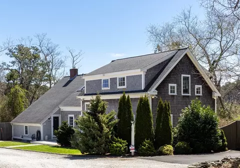 397 Depot St, Harwich, MA 02645