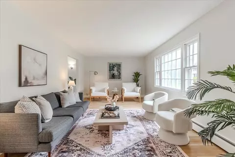 3 Kathy Ave, Franklin, MA 02038