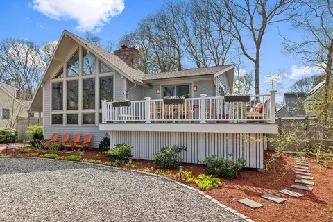 24 Sand Dollar Ln, Mashpee, MA 02649