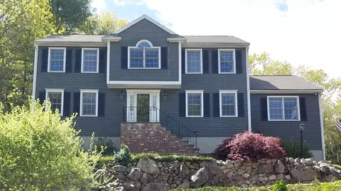 11 Eastmount Rd, Medfield, MA 02052