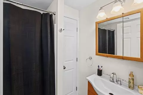 Bath - 156 Kilburn St, Fall River, MA 02724 photo 2 of 3