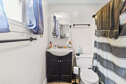 Bath - 156 Kilburn St, Fall River, MA 02724 photo 1 of 3