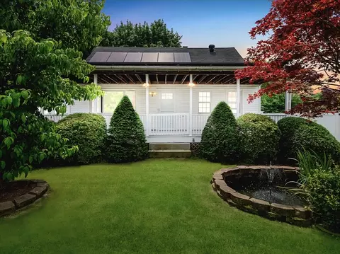 6 Wade Rd, Plainville, MA 02762