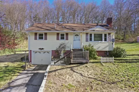 11 Newport Dr, Westford, MA 01886