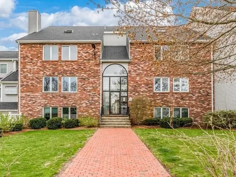 110 Burkhall St #D, Weymouth, MA 02190