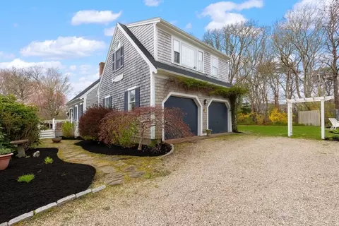 51 Oyster Bay Ln, Chatham, MA 02633