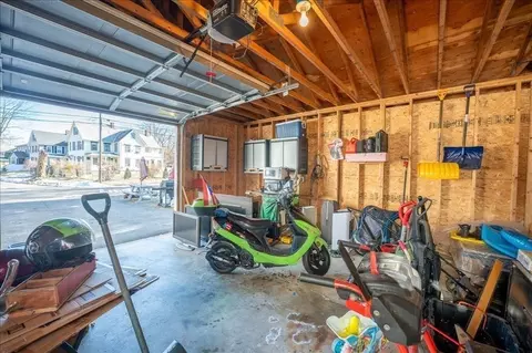 27 E Bartlett St, Westfield, MA 01085 photo 18