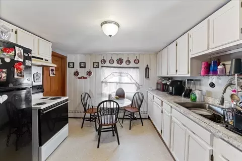 27 E Bartlett St, Westfield, MA 01085 photo 9