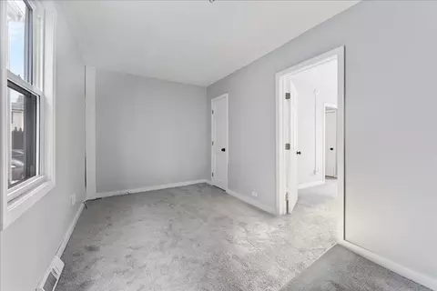 27 E Bartlett St, Westfield, MA 01085 photo 4