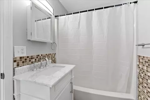 27 E Bartlett St, Westfield, MA 01085 photo 6