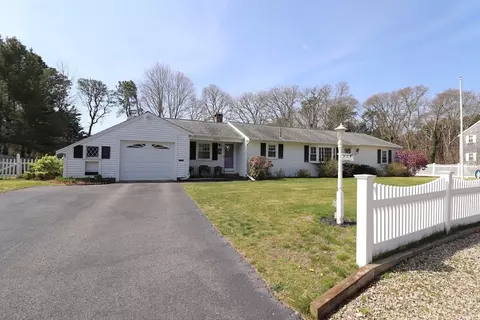 31 Clifford St, Yarmouth, MA 02664