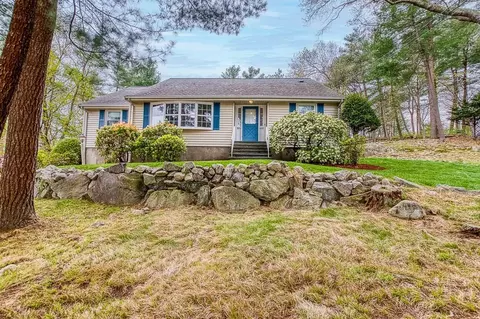 22 Laurie Ln, Dedham, MA 02026