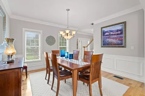 7 Bellingham St, Mendon, MA 01756 photo 16