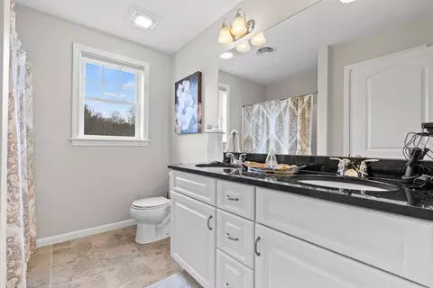 7 Bellingham St, Mendon, MA 01756 photo 25