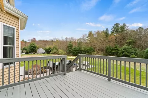 7 Bellingham St, Mendon, MA 01756 photo 32