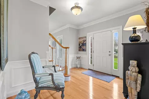 7 Bellingham St, Mendon, MA 01756 photo 5