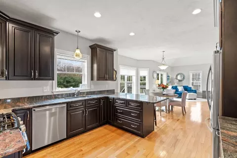 7 Bellingham St, Mendon, MA 01756 photo 7
