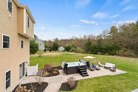 7 Bellingham St, Mendon, MA 01756 photo 31
