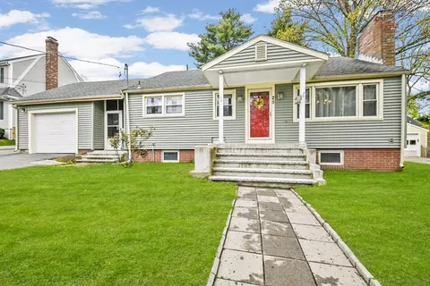 25 Stacey St, Natick, MA 01760